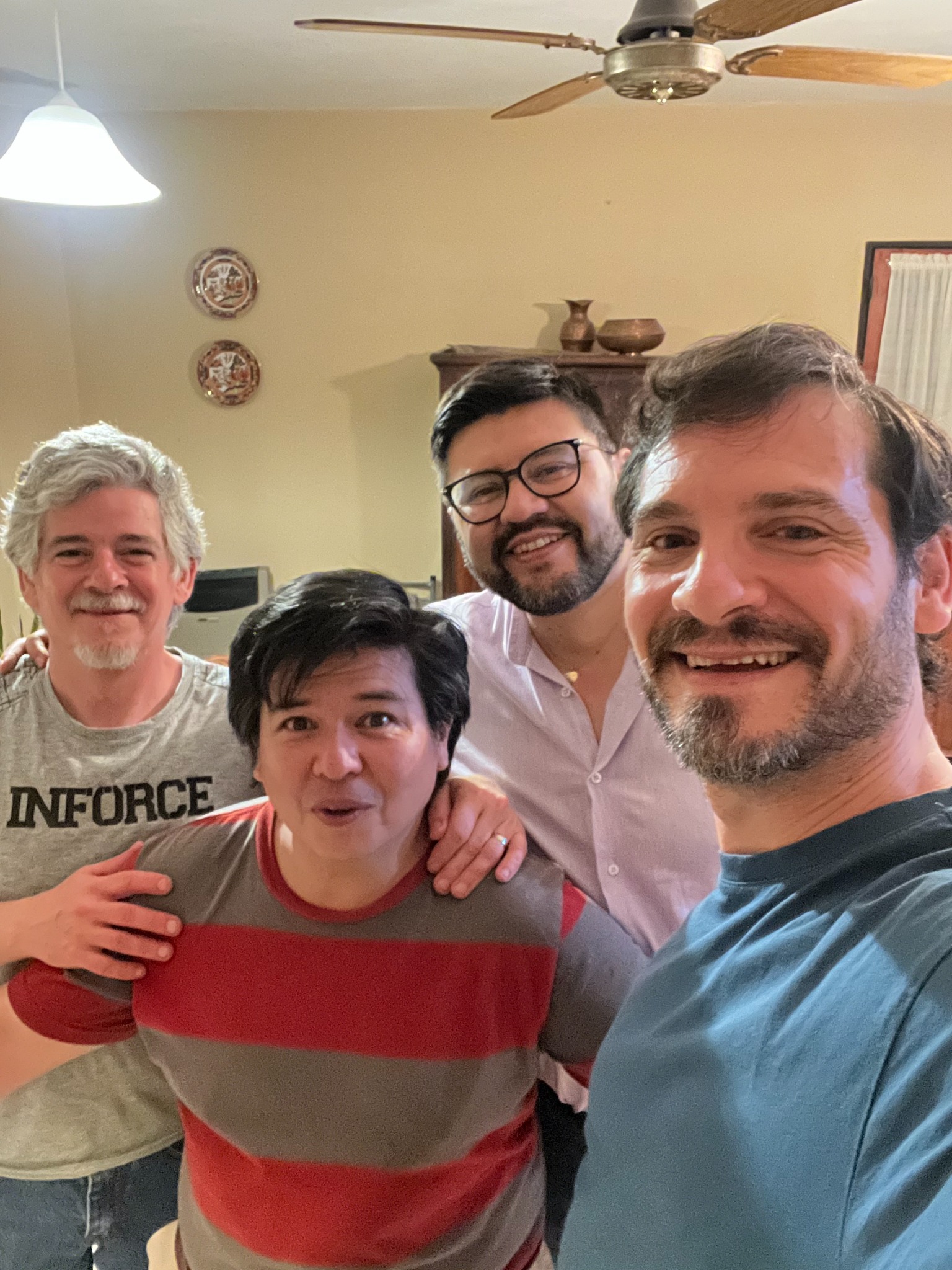 Alberto con sus amigos de infancia Mariano, Edgardo y Christian